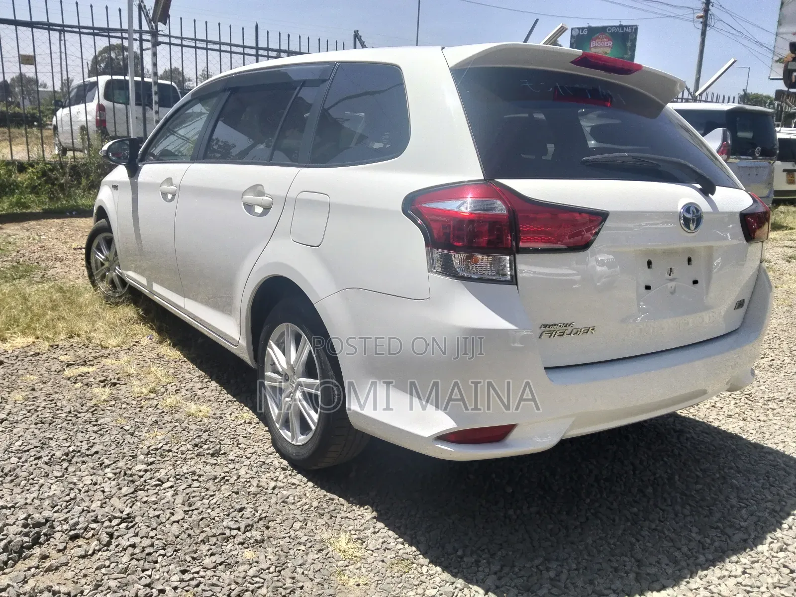 Toyota Corolla Fielder 1.5 Hybrid FWD 2018 White