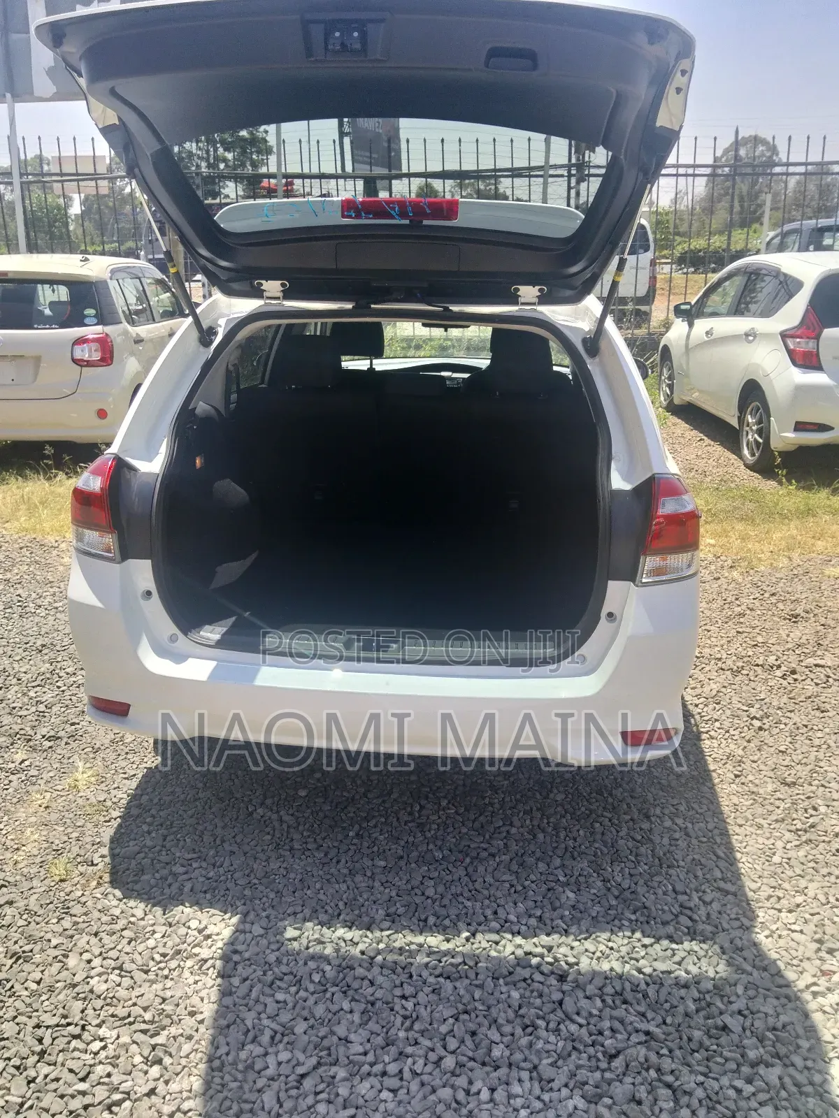 Toyota Corolla Fielder 1.5 Hybrid FWD 2018 White