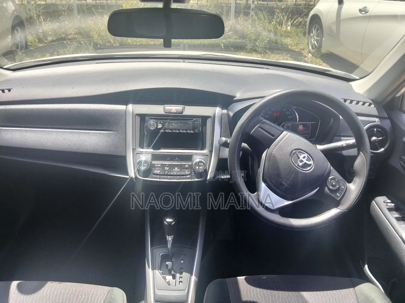 Toyota Corolla Fielder 1.5 Hybrid FWD 2018 White