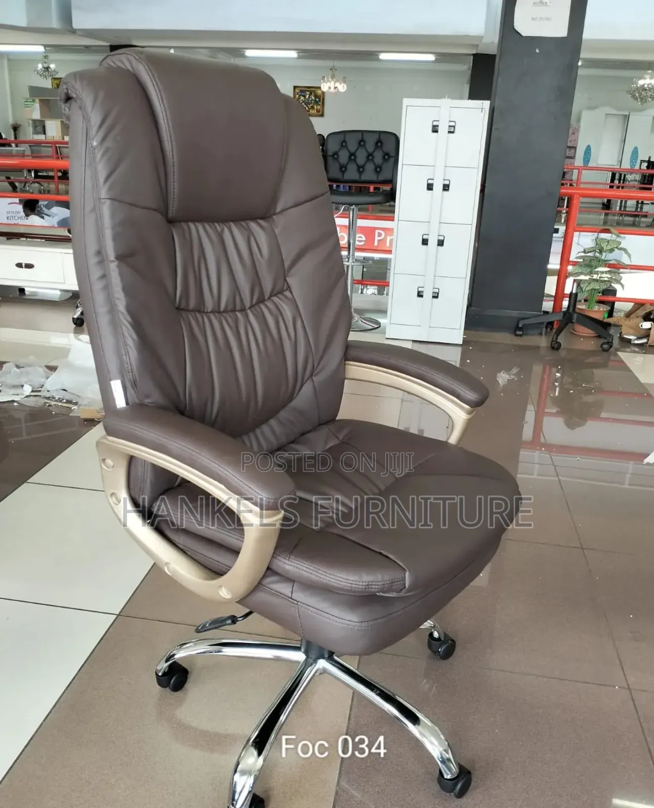 Large Executive Leather Chair – Luxury Comfort for Office Use