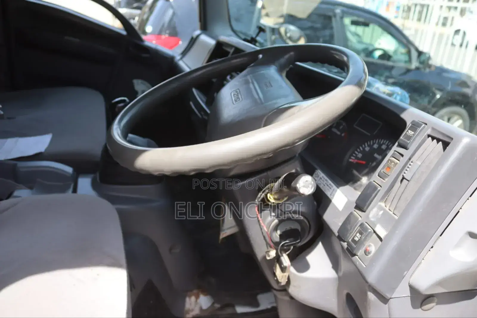 Isuzu Elf Truck 2014 White