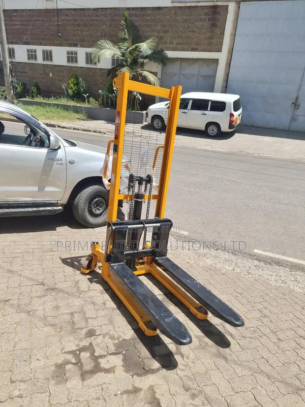 Japan Hydraulic Manual Stacker [2ton] - thumbnail 3