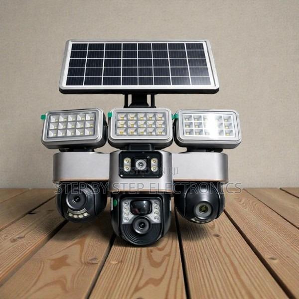 Easy to Install 12mp 4g PTZ Triple 3-Lens Camera With Solar Floodlight