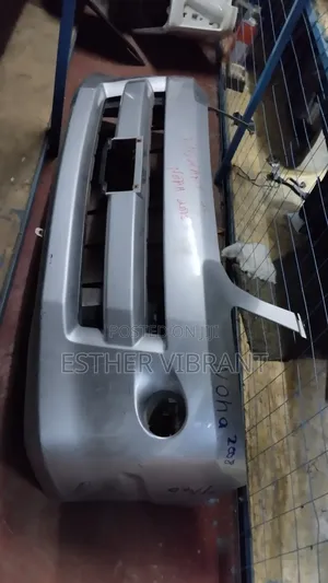 Toyota Noah 2005