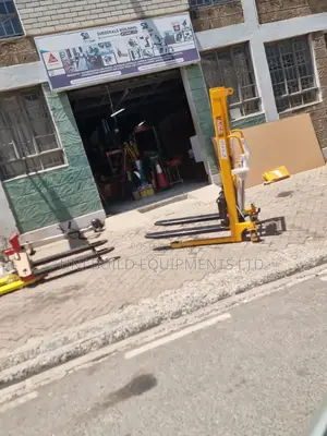 2m Height Hydraulic Hand /Foot Stacker