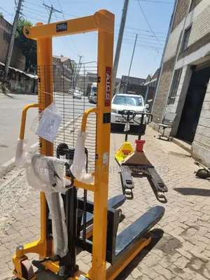 2m Height Hydraulic Hand Held Stacker