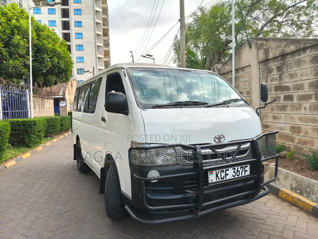 Toyota HiAce 2007 White