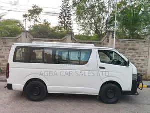 Toyota HiAce 2007 White
