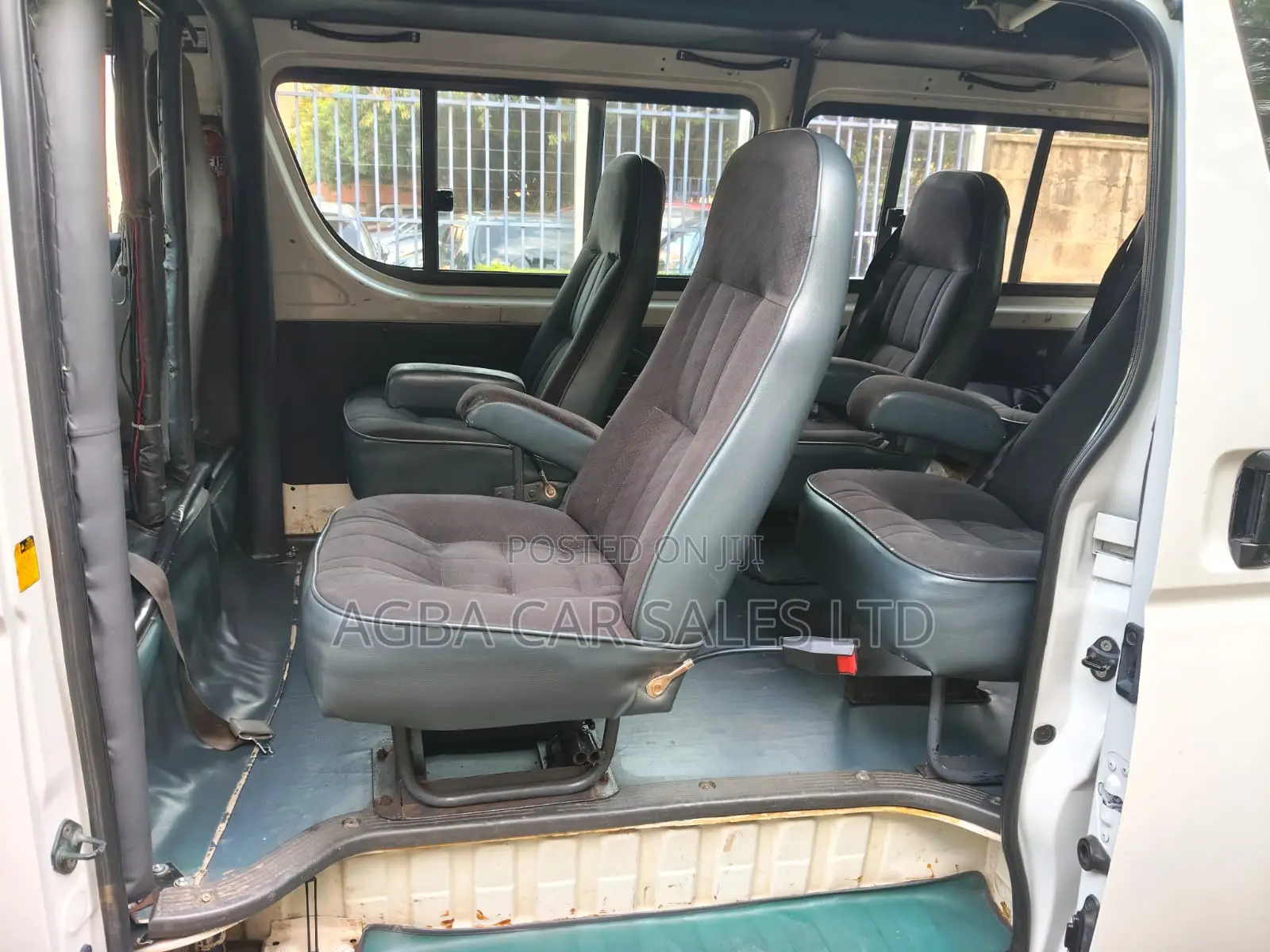 Toyota HiAce 2007 White