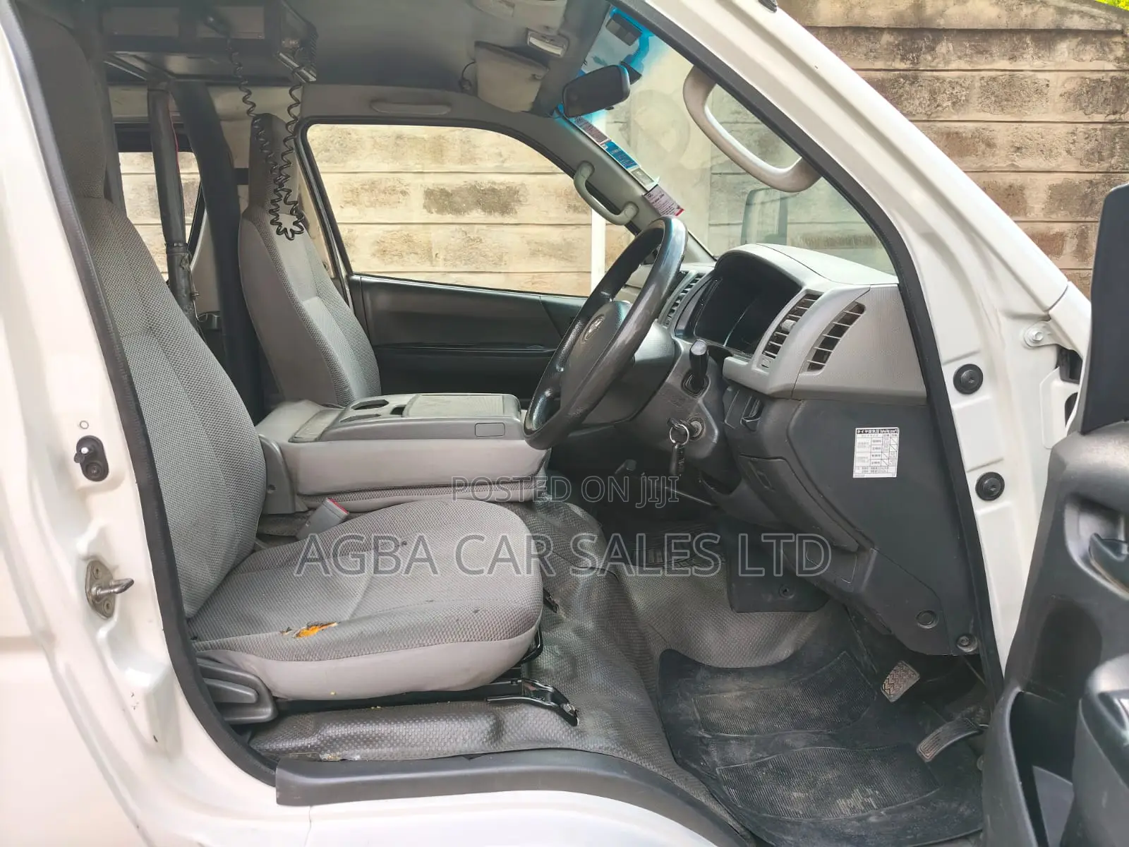 Toyota HiAce 2007 White