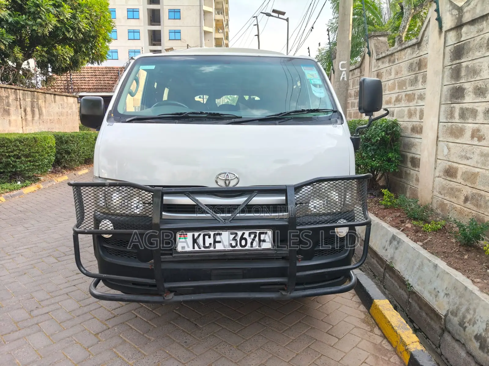 Toyota HiAce 2007 White