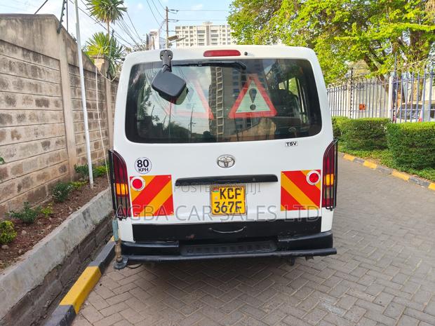 Toyota HiAce 2007 White - thumbnail 13