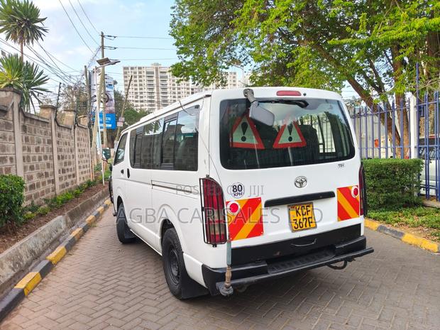 Toyota HiAce 2007 White - thumbnail 17