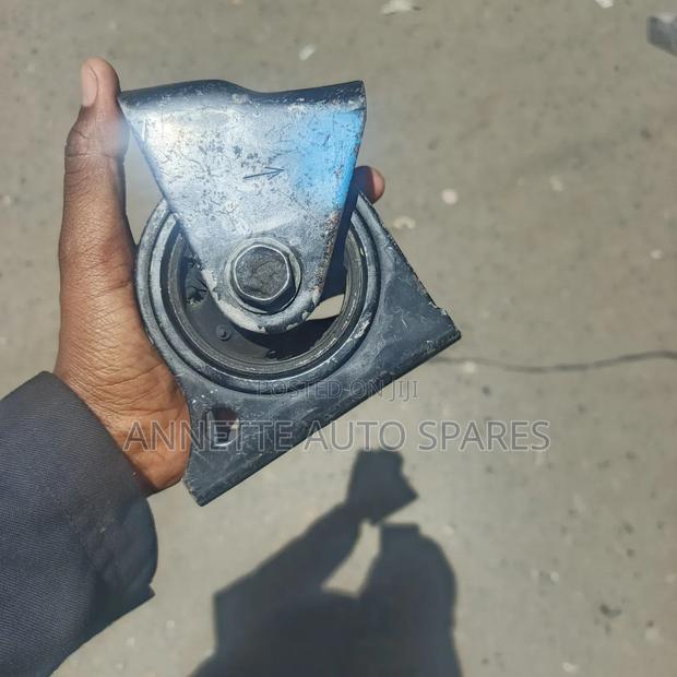 Engine Mount Rav 4 - thumbnail 2