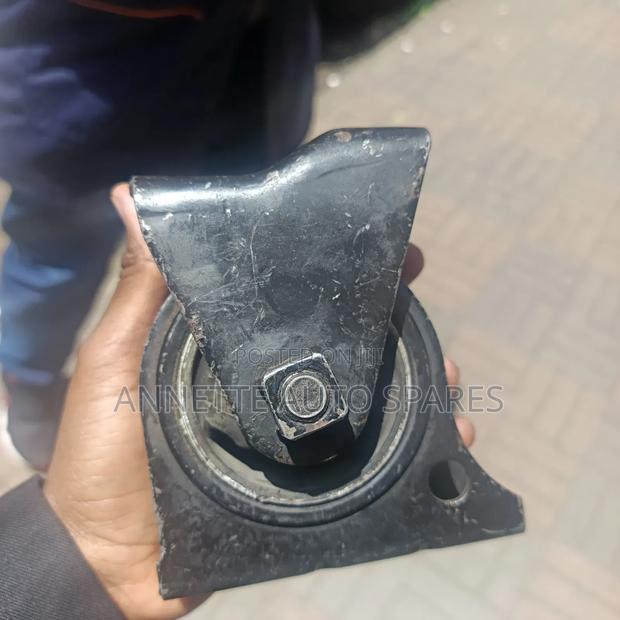 Engine Mount Rav 4 - thumbnail 3