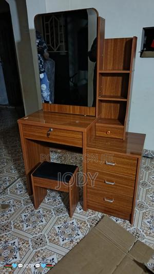 Modern Dressing Table With Mirror – Stylish & Durable - main view
