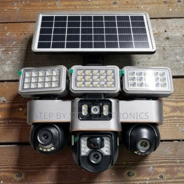 Indoor Outdoor Security 12mp 4g PTZ 3lens Camera With Solar Floodlight - main view
