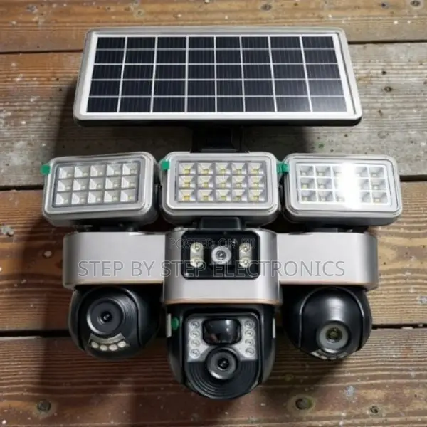 Indoor Outdoor Security 12mp 4g PTZ 3lens Camera With Solar Floodlight
