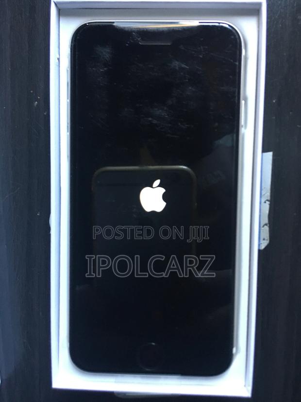 New Apple iPhone SE (2022) 128 GB White - thumbnail 3