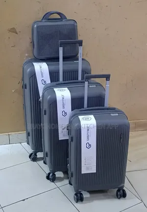 *4 in 1 Luxurious Unbreakable Suitcase