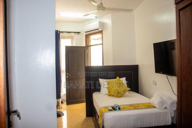 2 Bedroom Seaview BNB - thumbnail 12