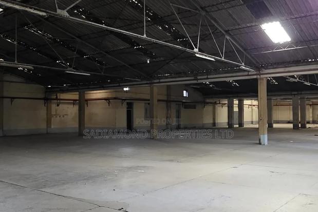40,000 SQFT Warehouse for Rent in Industrial Area - thumbnail 3
