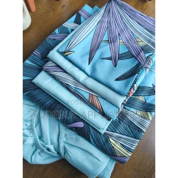 Soft Cotton Fitted Bedsheet With Elastic Corners