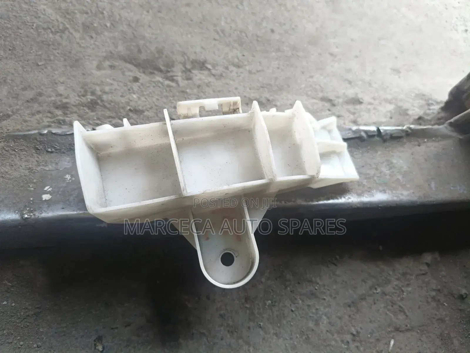 Fielder 161 Taillight Bracket