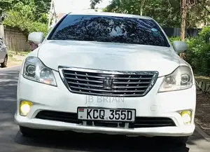 Toyota Crown 2011 White