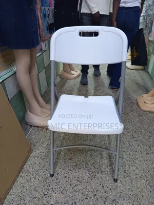 Heavy-Duty Plastic Folding Chair
