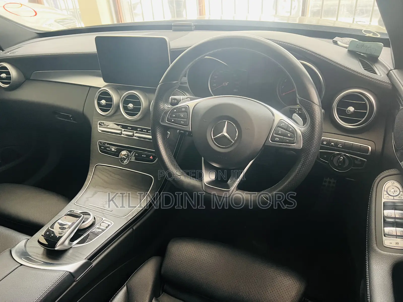Mercedes-Benz C200 2019 Black