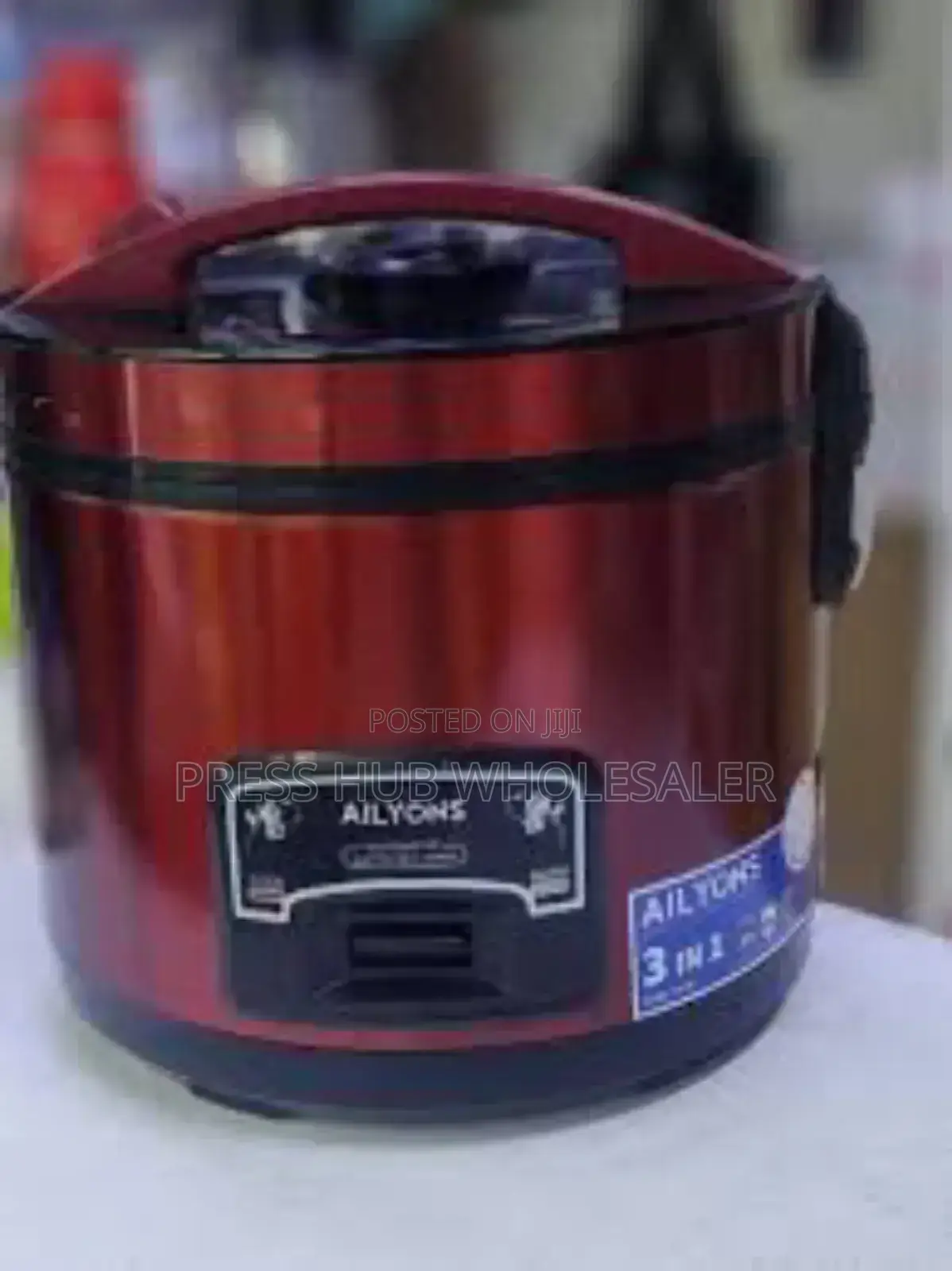 Deluxe 2.2l Automatic Electric Rice Cooker in Red.