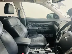 Mitsubishi Outlander 2019 White