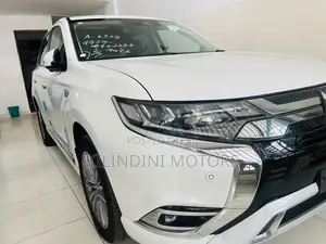 Mitsubishi Outlander 2019 White