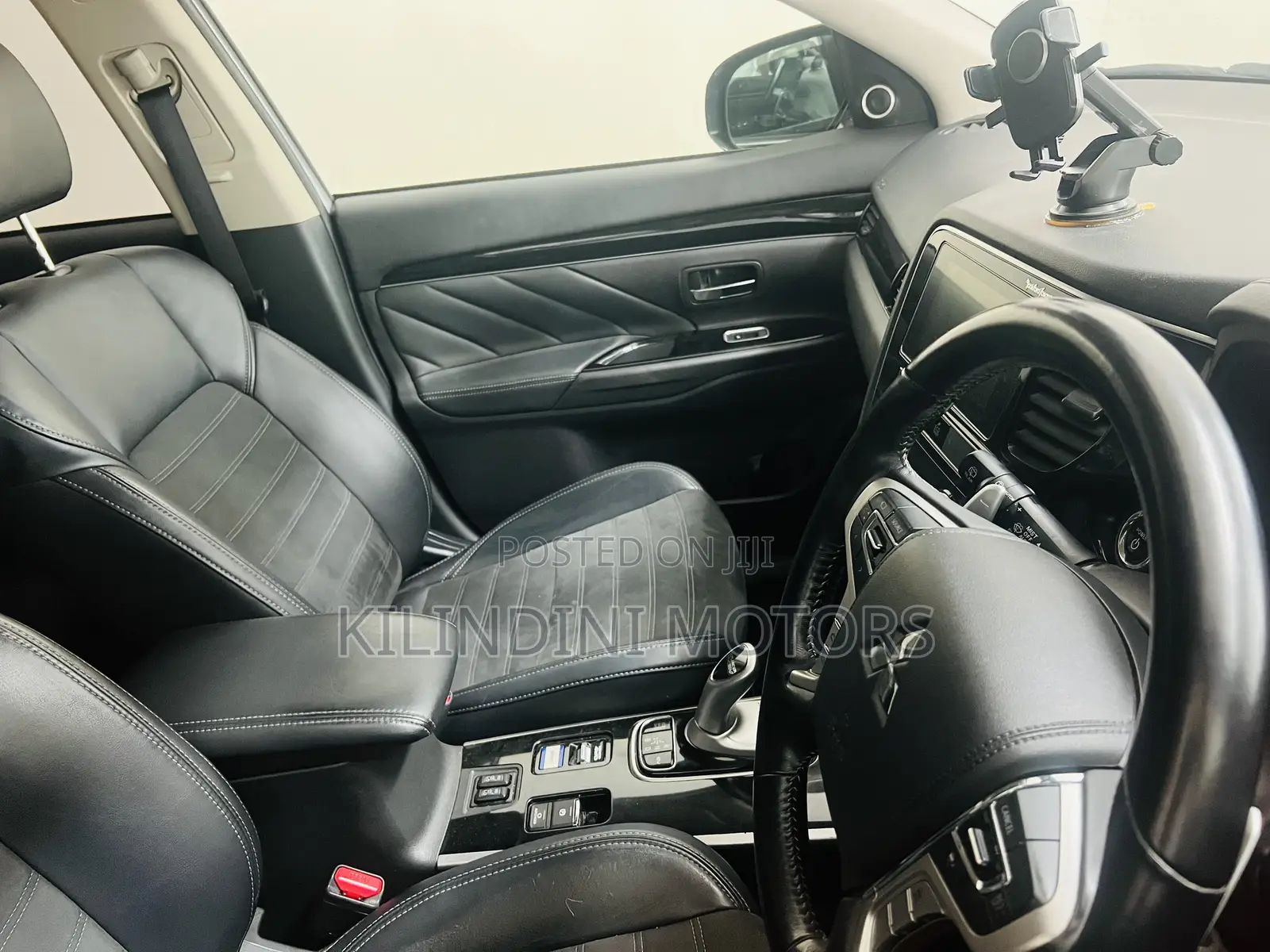 Mitsubishi Outlander 2019 White