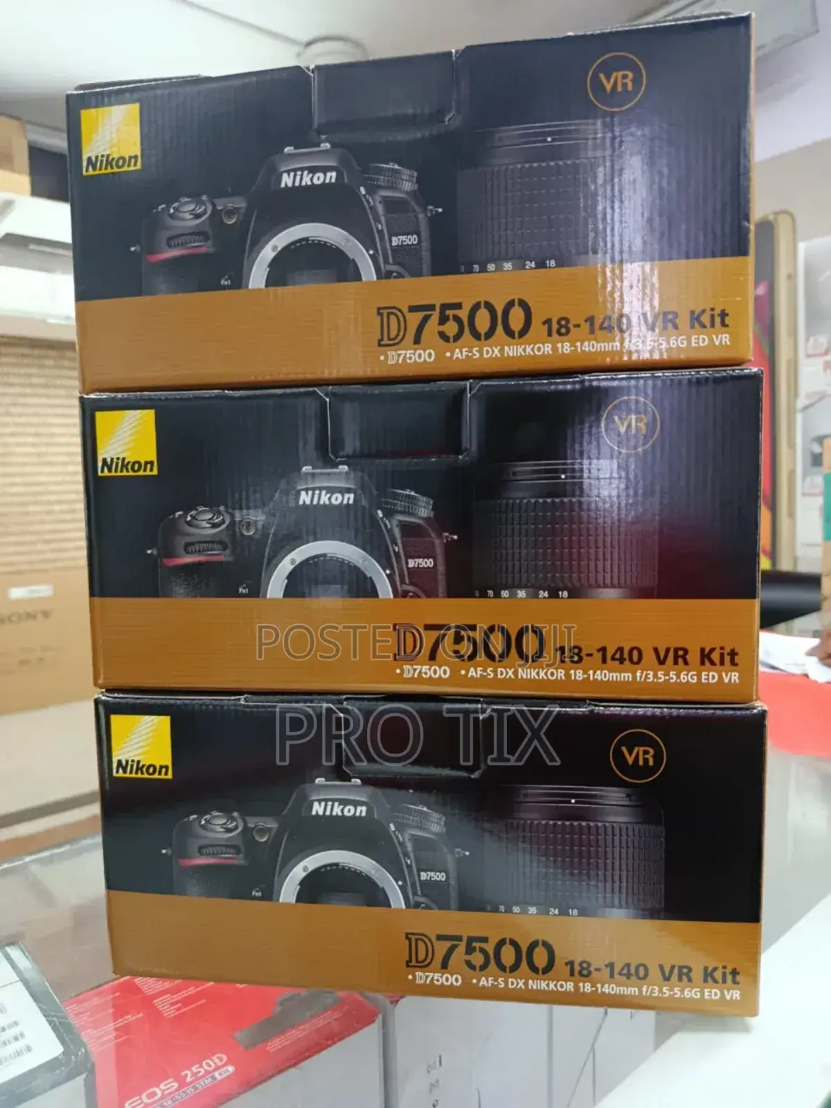 Nikon D7500 DSLR Camera With 18-140mm Lens