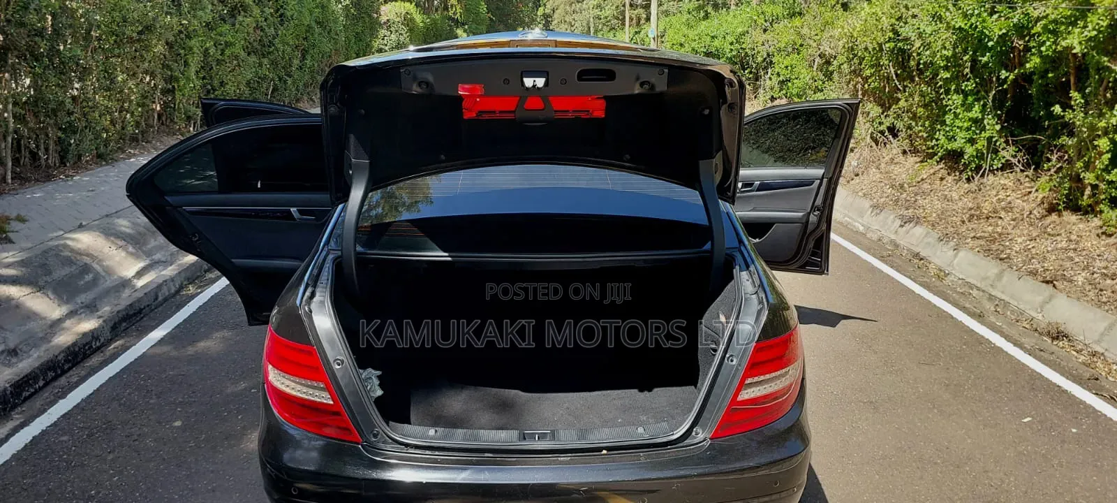 Mercedes-Benz C180 2011 Black
