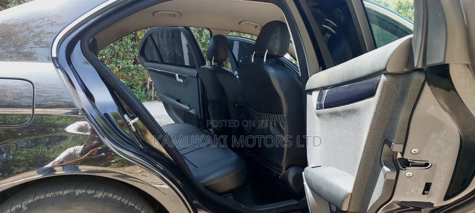 Mercedes-Benz C180 2011 Black