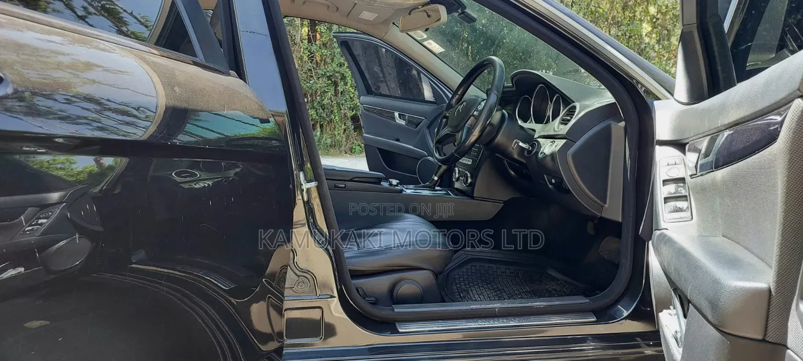 Mercedes-Benz C180 2011 Black