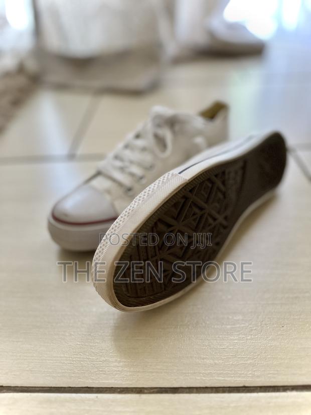 Unisex White Converse Sport Shoes - thumbnail 4