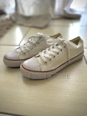 Unisex White Converse Sport Shoes - thumbnail 2