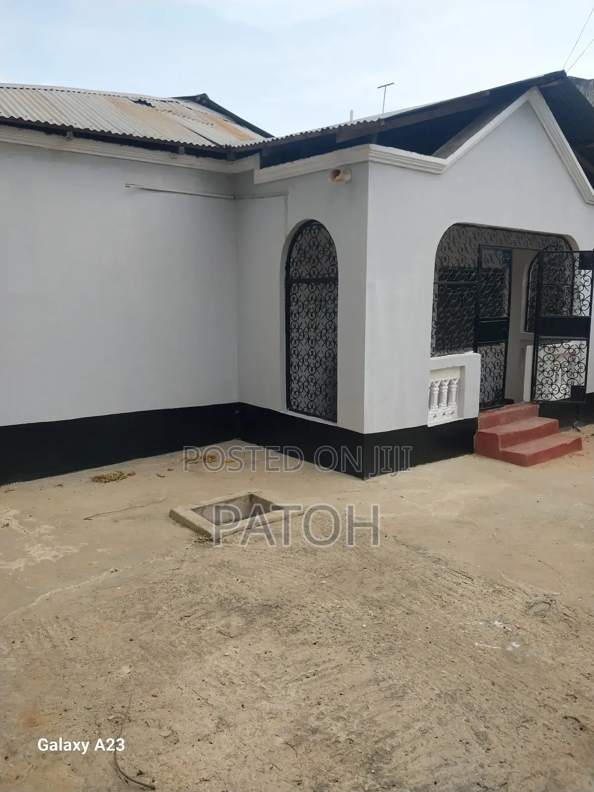 3bdrm Bungalow in Bamburi Lakeview for sale