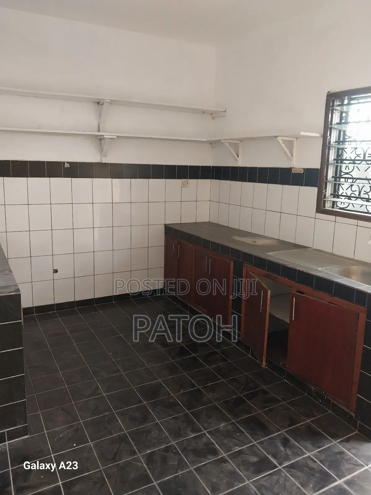 3bdrm Bungalow in Bamburi Lakeview for sale