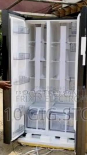 Samsung 583l Side-by-Side Refrigerator in a Silver Finish - thumbnail 2