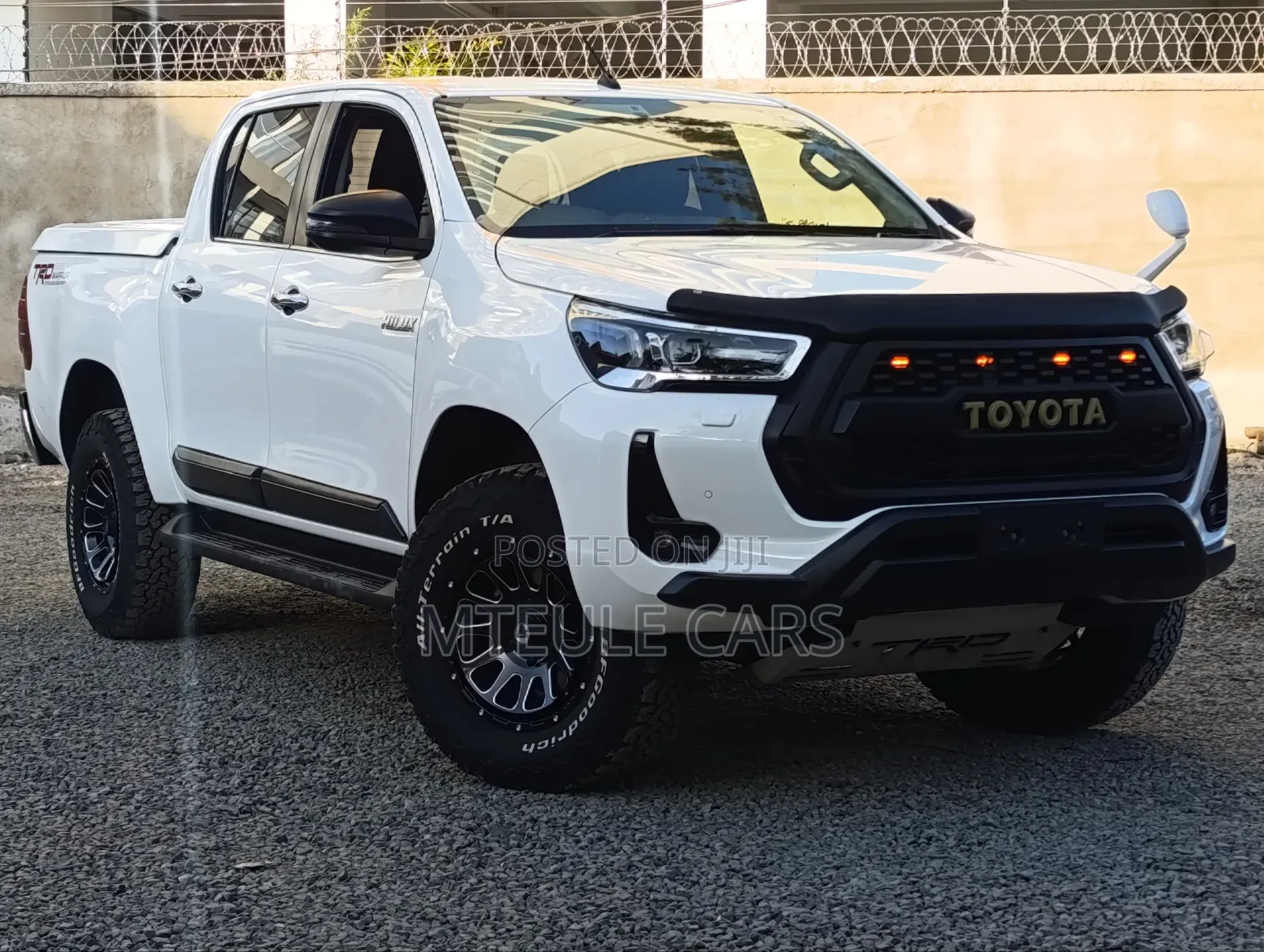 Toyota Hilux 2020 White