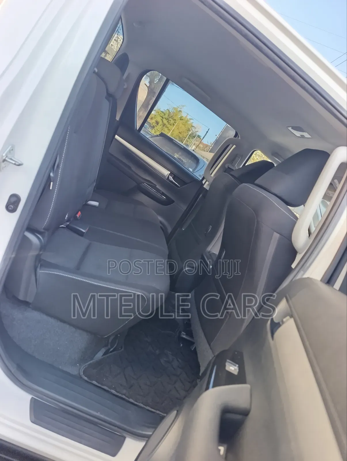 Toyota Hilux 2020 White