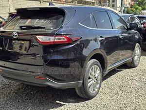 Toyota Harrier 2.0 2018 Black