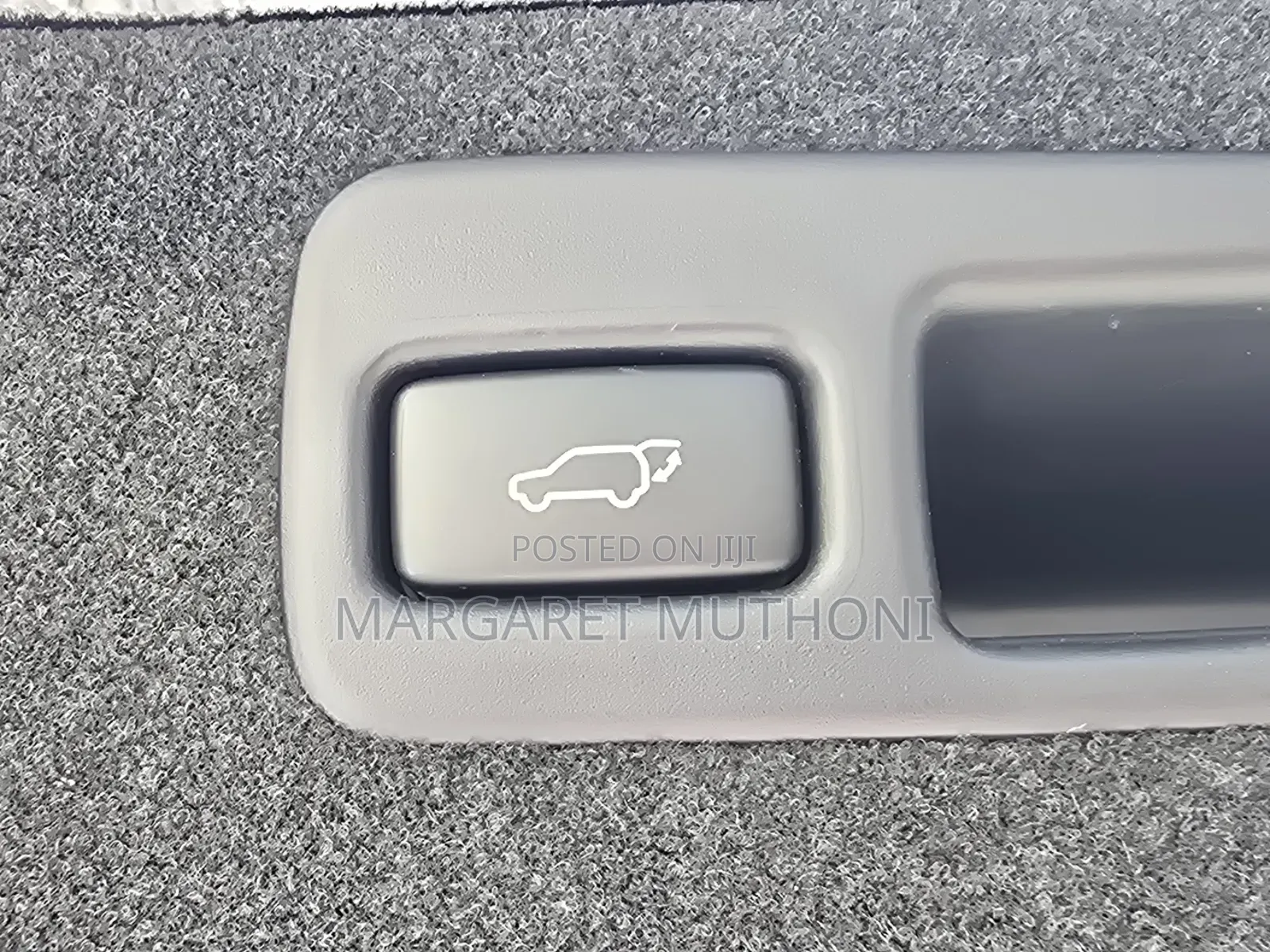 Toyota Harrier 2.0 2018 Black