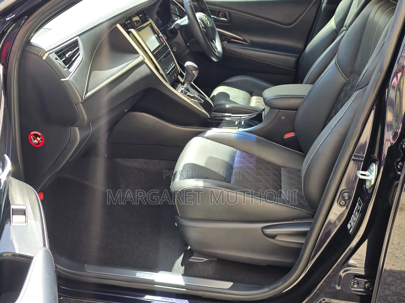 Toyota Harrier 2.0 2018 Black