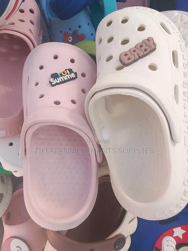 Crocks Shoes Stylish Mtumba First Camera Crocks - thumbnail 2
